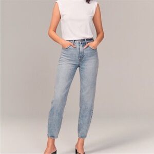 Abercrombie & Fitch The 80s Mom High Rise Jeans